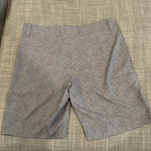Callaway Golf shorts, 34”, like new, gray pattern - Picture 4 of 7
